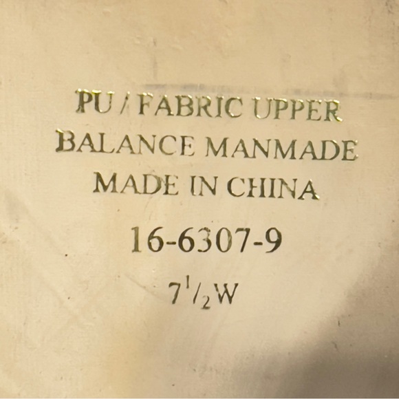 Jessica Lindon Women’s Black Patent Leather Kitten Heel - Picture 15 of 15